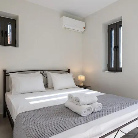 House Of Muses Apartment Riglia